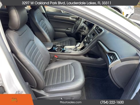 Used 2015 Ford Fusion SE w/ Equipment Group 202A AWD/4WD image 35