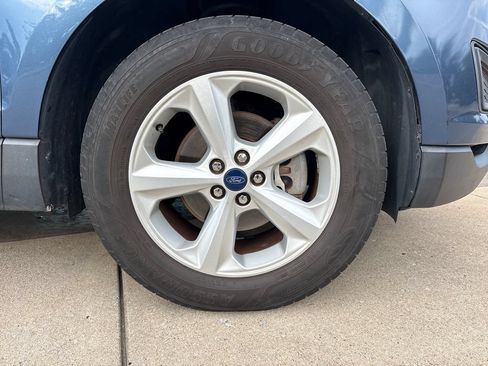 Used 2018 Ford Edge SE FWD image 14
