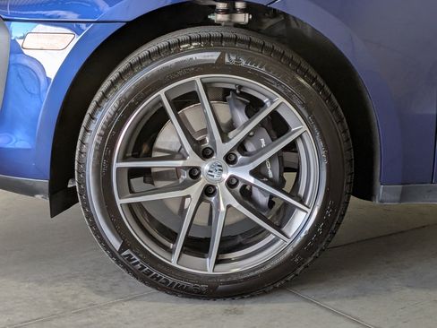 Certified 2026 Porsche Macan AWD/4WD image 15