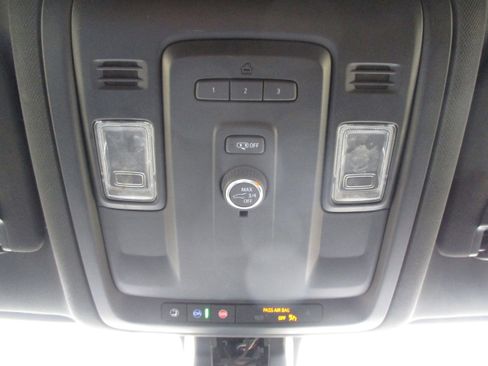 Used 2021 GMC Yukon SLT RWD image 28