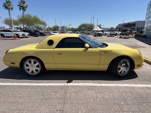 Used 2002 Ford Thunderbird image 12