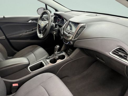 Used 2019 Chevrolet Cruze LT FWD image 19
