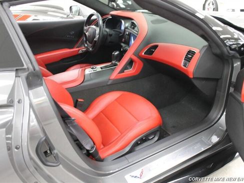 Used 2016 Chevrolet Corvette Z06 w/ 3LZ Preferred Equipment Group RWD image 26