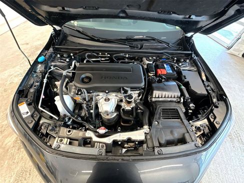 Used 2025 Honda Civic Sport image 17