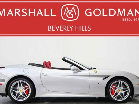 Used 2017 Ferrari California T RWD image 1