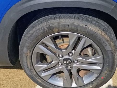 Used 2021 Kia Seltos LX image 17