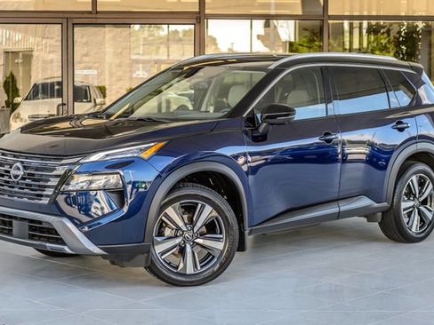Used 2024 Nissan Rogue SL w/ SL Premium Package AWD/4WD image 2
