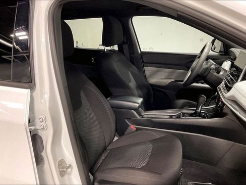 Used 2023 Jeep Compass Sport image 10