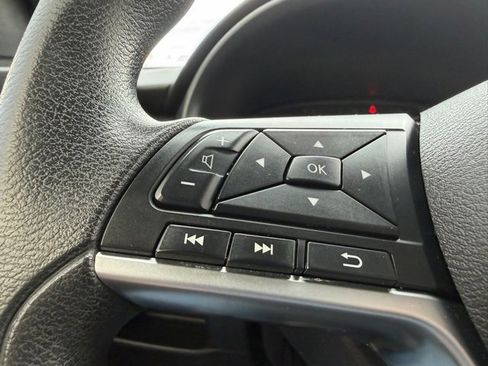 Used 2021 Nissan Kicks SV image 17