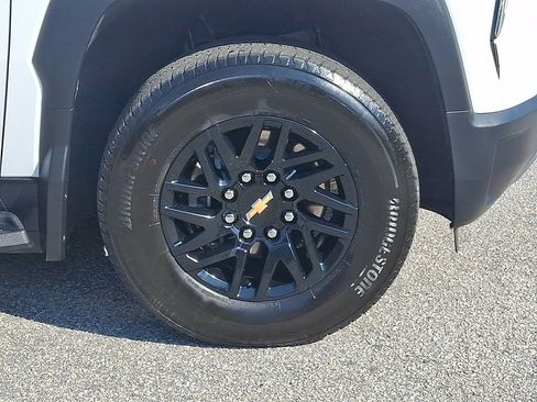 Used 2025 Chevrolet Silverado EV LT AWD/4WD image 8