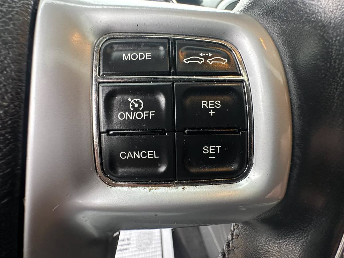 Used 2014 Chrysler 300 C w/ Harman/Kardon Audio Group RWD image 16
