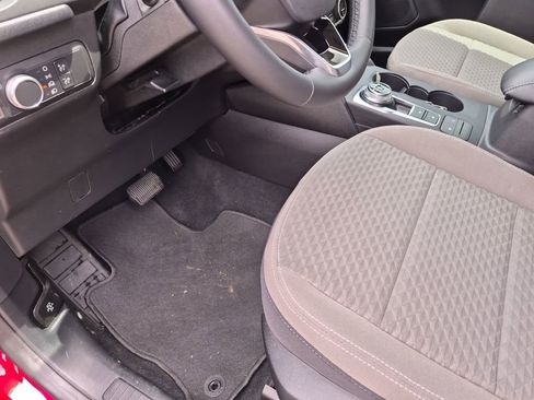 Used 2021 Ford Escape SE w/ SE Sport Appearance Package FWD image 20