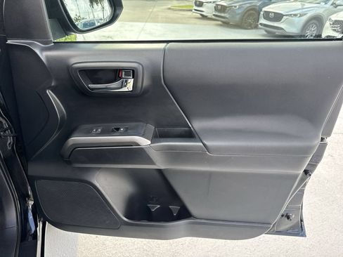 Used 2019 Toyota Tacoma TRD Sport AWD/4WD image 42