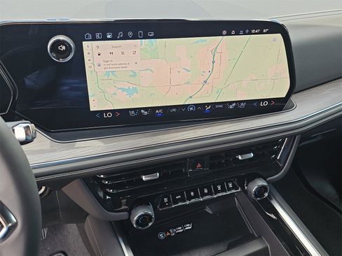 New 2025 Chevrolet Suburban Premier w/ Sun And Tow Package image 9