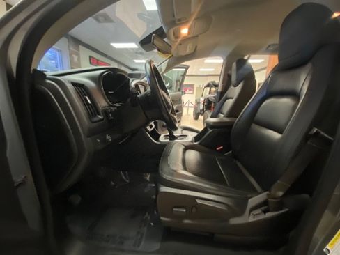 Used 2021 Chevrolet Colorado LT w/ Safety Package RWD image 21