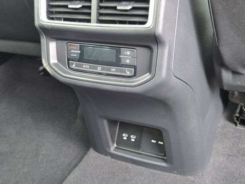 Used 2025 Volkswagen Atlas SEL Premium R-Line AWD/4WD image 35