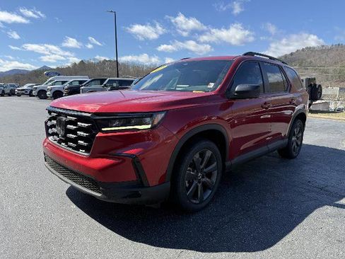 Used 2023 Honda Pilot Sport image 3