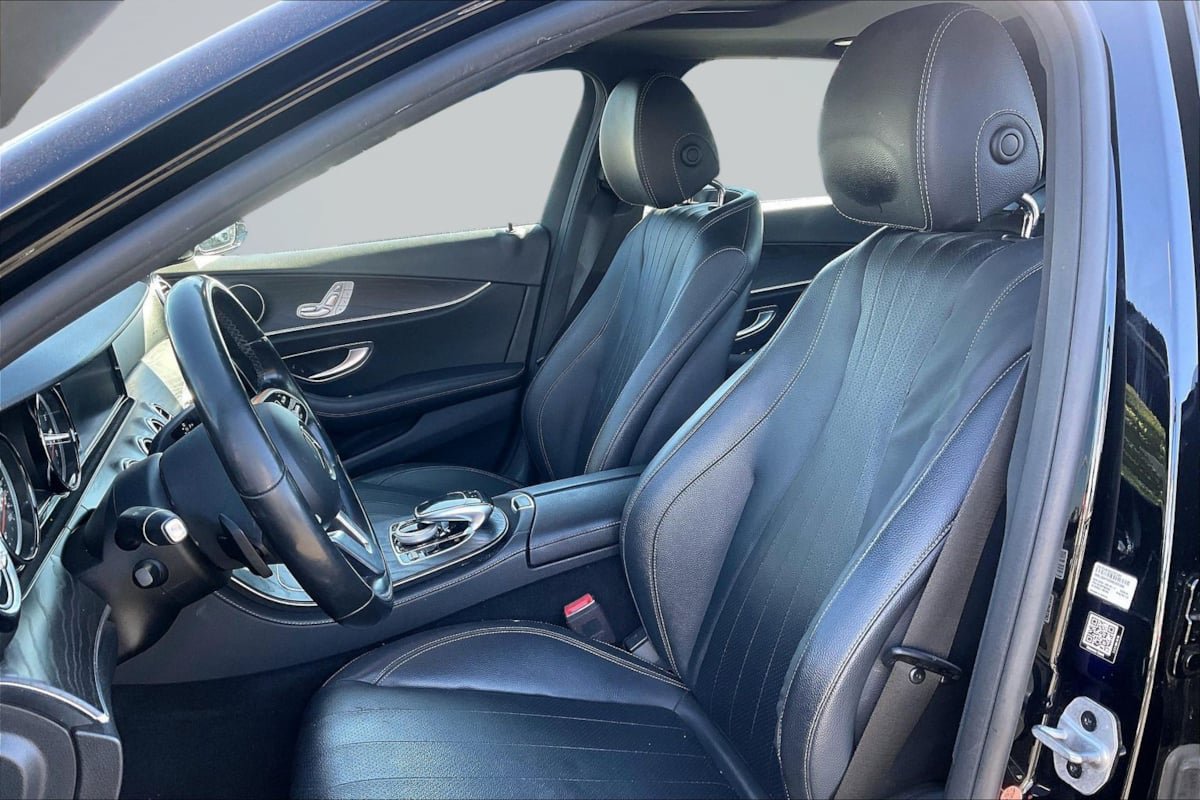 Used 2020 Mercedes-Benz E 350 Sedan image 25