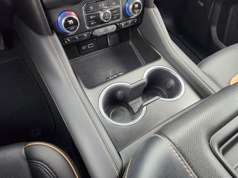 Used 2024 GMC Yukon AT4 w/ Technology Package image 23