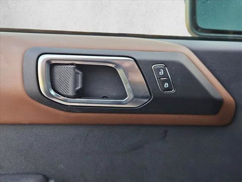 Used 2024 Ford Bronco Outer Banks AWD/4WD image 23