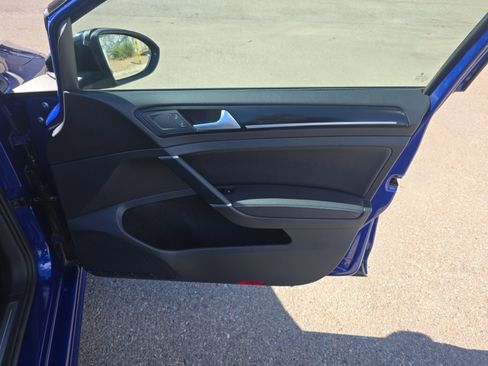 Used 2016 Volkswagen Golf Base image 16