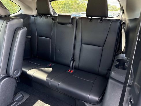 Used 2023 Toyota Highlander XLE image 28
