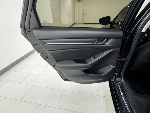 Used 2021 Honda Accord Sport Special Edition image 11