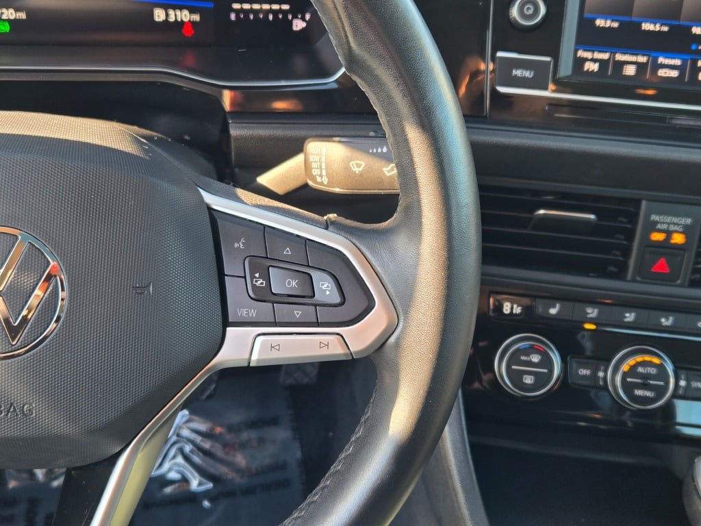 Used 2024 Volkswagen Jetta SE FWD image 26
