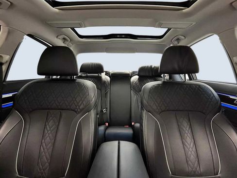 Used 2022 BMW 740i 740i Sedan 4D image 13