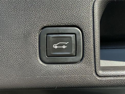 Used 2021 GMC Terrain SLT image 31