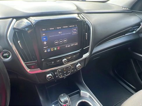Used 2020 Chevrolet Traverse LT w/ Driver Confidence II Package AWD/4WD image 19