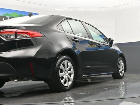 Used 2025 Toyota Corolla LE image 20