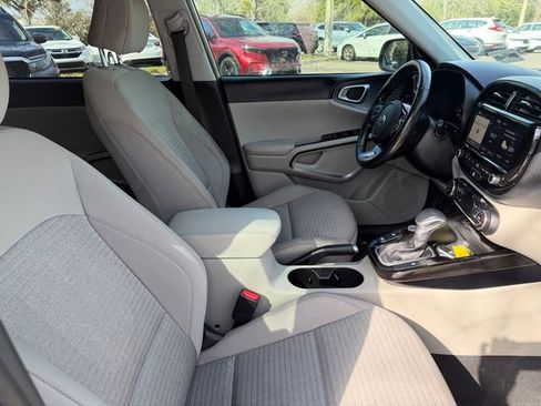 Used 2020 Kia Soul EX FWD image 9