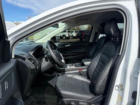 Used 2024 Ford Edge SE w/ Black Appearance Package image 18