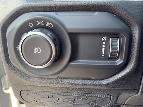 Used 2024 Jeep Wrangler Unlimited Sport AWD/4WD image 13