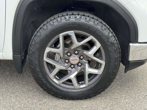 Used 2023 GMC Sierra 1500 SLE w/ X31 Off-Road Package image 27