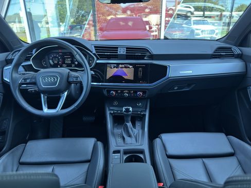 Certified 2025 Audi Q3 2.0T Premium w/ Convenience Package AWD/4WD image 10