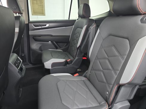 Used 2024 Volkswagen Atlas Peak Edition SEL image 15