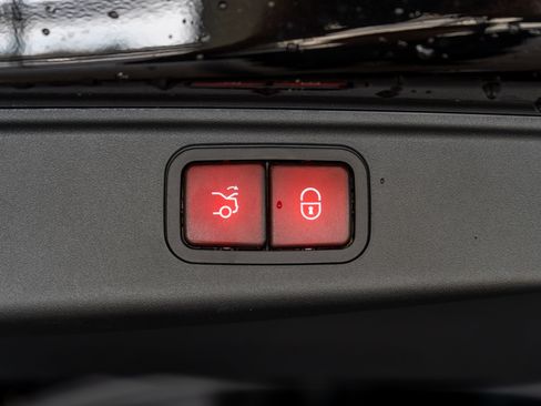 Used 2025 Mercedes-Benz AMG GT 63 image 31