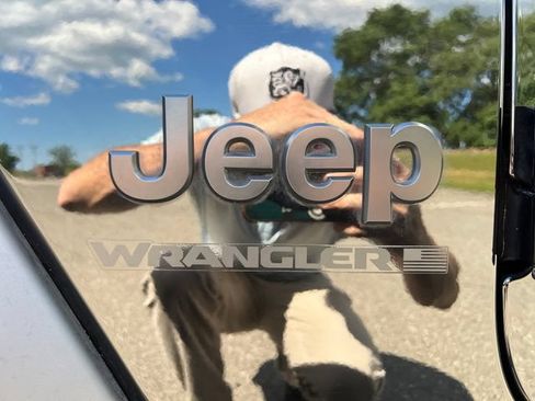 Used 2025 Jeep Wrangler Unlimited Sport AWD/4WD image 38