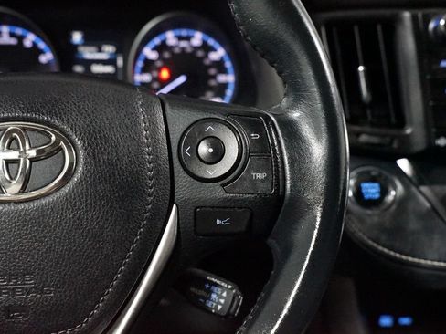 Used 2018 Toyota RAV4 XLE FWD image 13