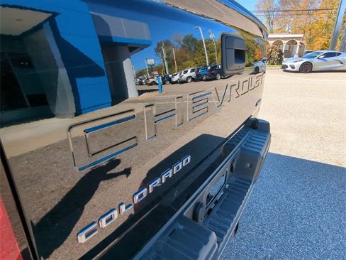 Certified 2022 Chevrolet Colorado ZR2 w/ ZR2 Midnight Special Edition image 29