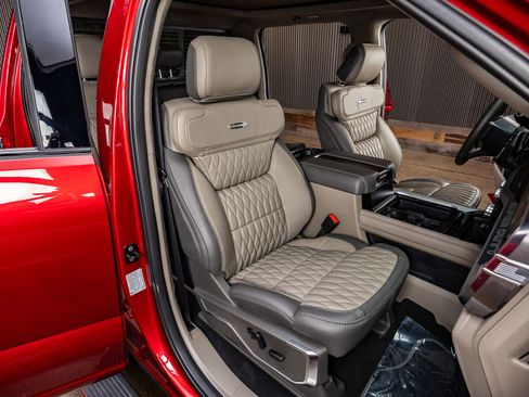 Used 2026 Ford F250 Platinum w/ Platinum Plus Package image 30