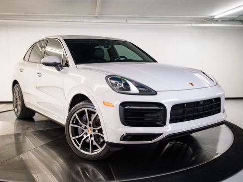 Certified 2023 Porsche Cayenne AWD/4WD image 9