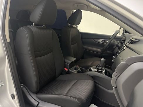 Used 2019 Nissan Rogue SV image 32