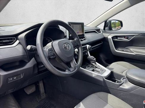 Certified 2025 Toyota RAV4 XLE FWD image 9