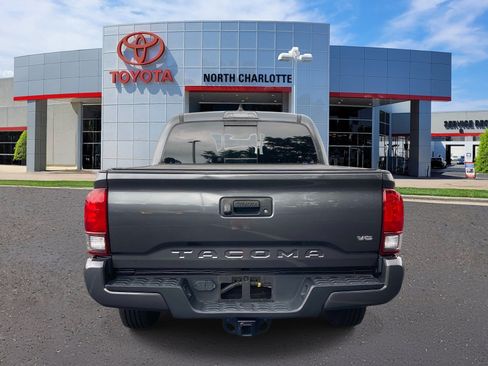 Used 2022 Toyota Tacoma SR5 w/ Technology Package RWD image 5