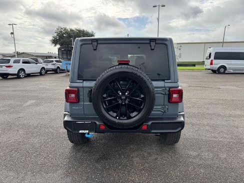 Used 2024 Jeep Wrangler Unlimited Sahara AWD/4WD image 4