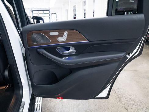 Used 2025 Mercedes-Benz GLS 450 4MATIC image 22
