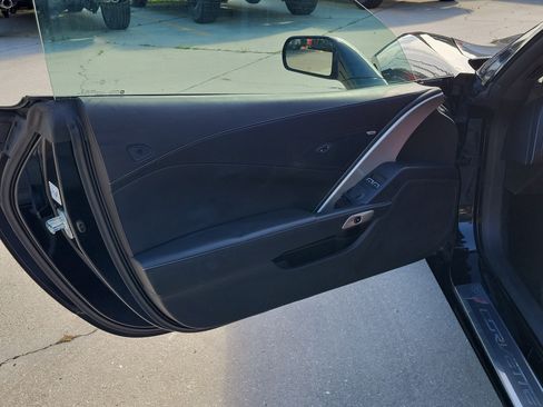 Used 2016 Chevrolet Corvette Stingray Coupe RWD image 17